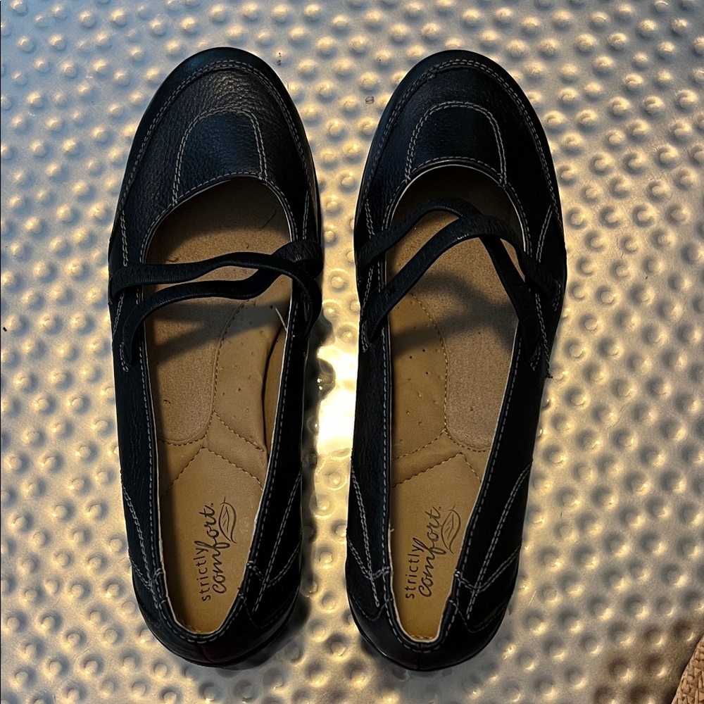 Women's Black Strictly Comfort “Monticello” Leather Shoes